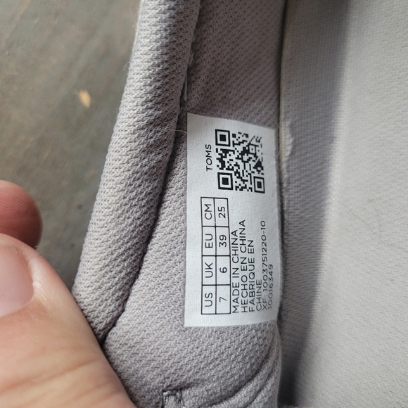 Tom's Travel Lite Grey Slip-On Sneaker Sz. 7 - Picture 10 of 10